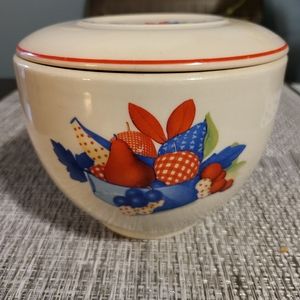 Vtg 1940s Universal Potteries Lidded Refrigerator Bowl 4.75"×6.25"